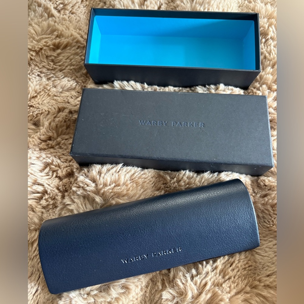 NEW Warby Parker Eyewear Sunglasses Magnetic Hard Shell
Case With Box Navy Blue